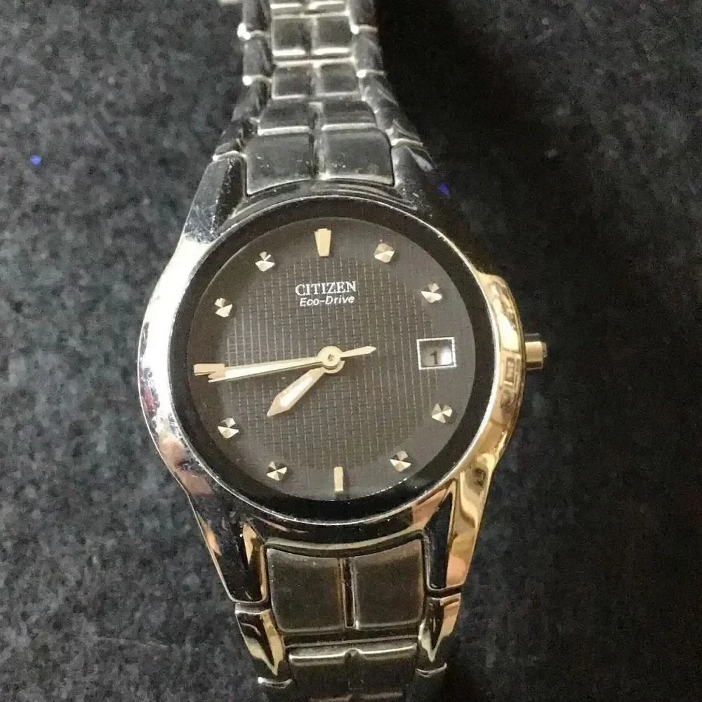 Vintage ladies citizen, Eco drive watch needs battery